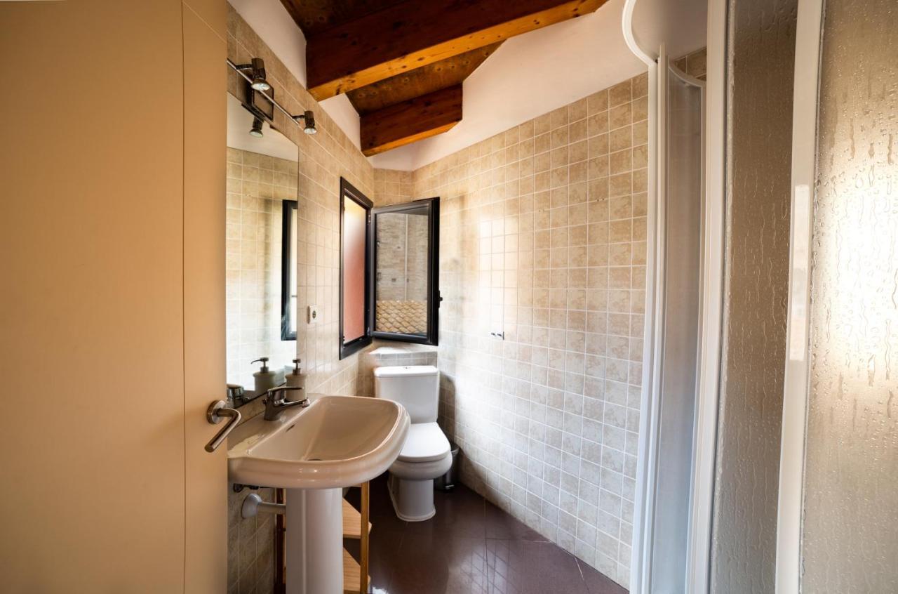 Atic Duplex Amb Encant A 10 Minuts De L' Estany Apartment Баньолес Екстериор снимка